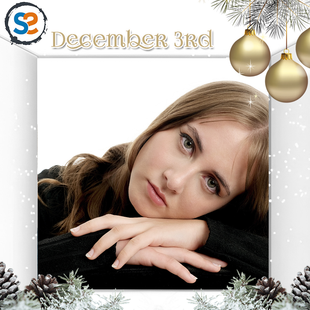 23 days to go – "We’re grateful for the people who trusted us with their portraits in 2025. A voucher is more than a gift — it’s a memory waiting to be made."
#FestivePhotoshoot #BoudoirPhotography #LocalGiftIdeas #KidderminsterLife #makeoverphotoshoot #KayLouiseMakeup #studiophotoshoot #giftvoucherideas #worcestershireportraitphotography #sammysouthallphotographysession